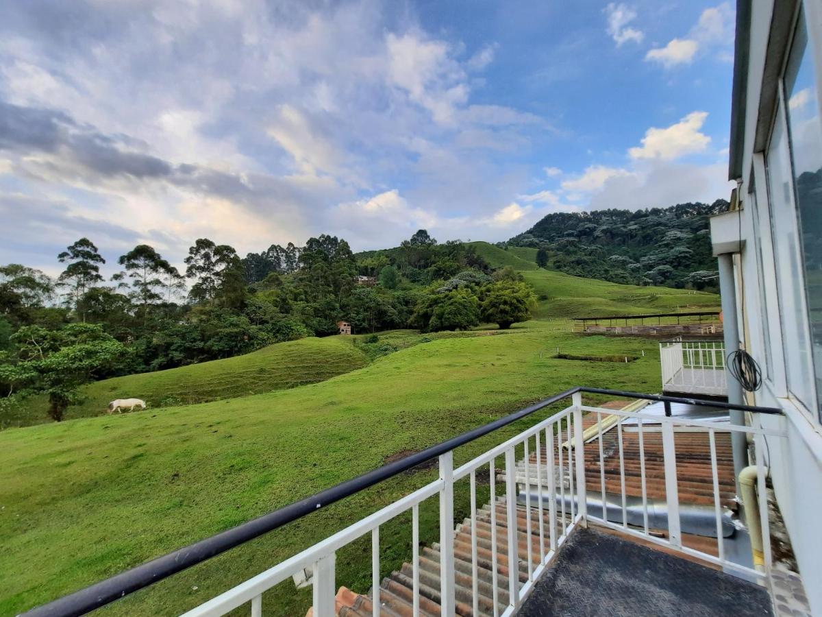 Finca Recreacional Marcelandia サンタ・ロサ・デ・カバル エクステリア 写真