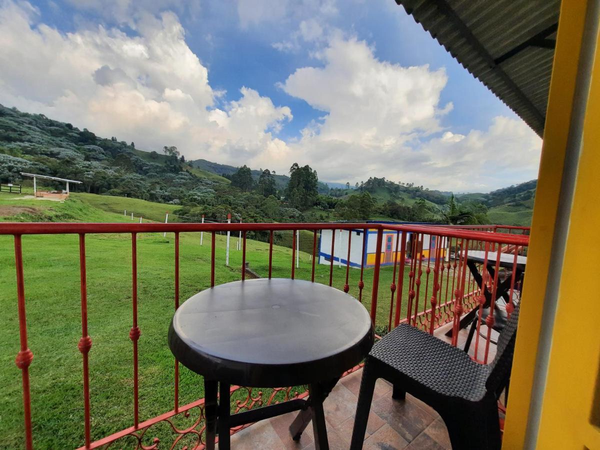 Finca Recreacional Marcelandia サンタ・ロサ・デ・カバル エクステリア 写真
