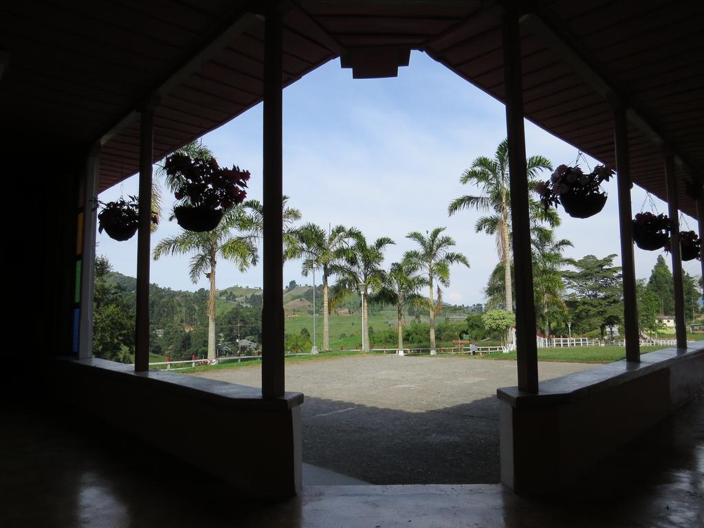 Finca Recreacional Marcelandia サンタ・ロサ・デ・カバル エクステリア 写真